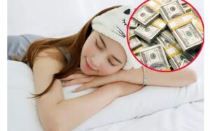 Chiêm bao thấy cho người khác mượn tiền đô thể hiện bạn là người tiêu sài hoang phí