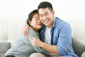 Chiêm bao nhìn thấy mẹ chồng người khác thể hiện sắp có sự phản bội